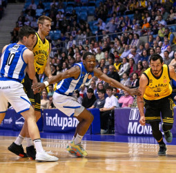 Inveready Gipuzkoa impone su ritmo y se lleva un partido infumable contra Monbus Obradoiro (63-65)