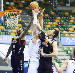 Jasiel Rivero lidera una remontada de infarto en el Coliseum (76-75)