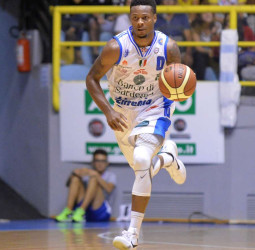 Tras fallar las opciones de Gibson y Farmar, el Panathinaikos negocia con Marquez Haynes