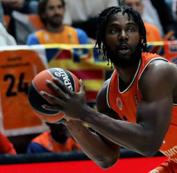 Estrella Roja se adelanta y cierra el fichaje de Semi Ojeleye