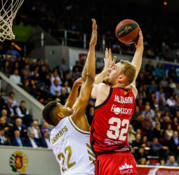 Histórico rodillo del Casademont Zaragoza ante el Real Madrid (84-67)