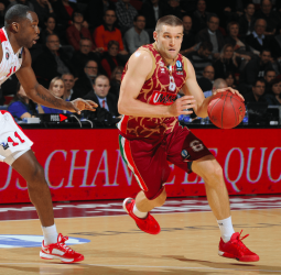 Michael Bramos renueva con el Reyer Venezia