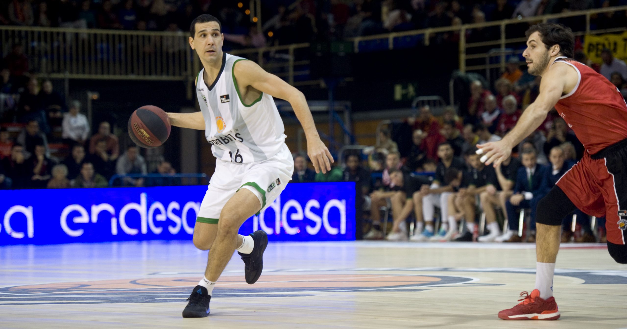 La Penya suma su sexto triunfo consecutivo en la Liga Endesa (95-98)