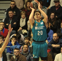 Monbus Obradoiro y Real Madrid hacen historia desde el perímetro