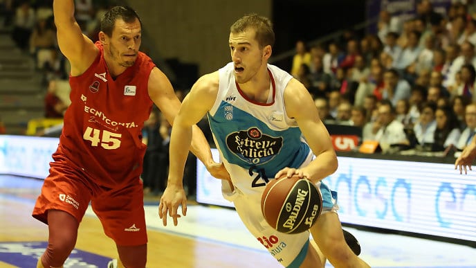El Monbus Obradoiro se estrena ganando (80-74)