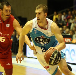 El Monbus Obradoiro se estrena ganando (80-74)