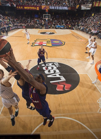 El FC Barcelona alcanza el cuarto puesto de la Euroliga en un increscendo en esta fase regular (77-70)