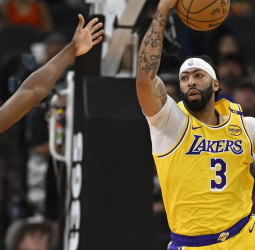 Los Lakers superan el efecto Wemby, 119-101