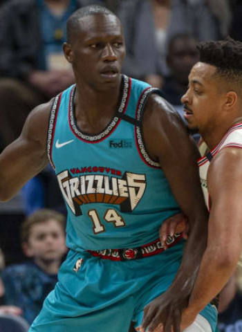 Gorgui Dieng, potencia interior para los San Antonio Spurs