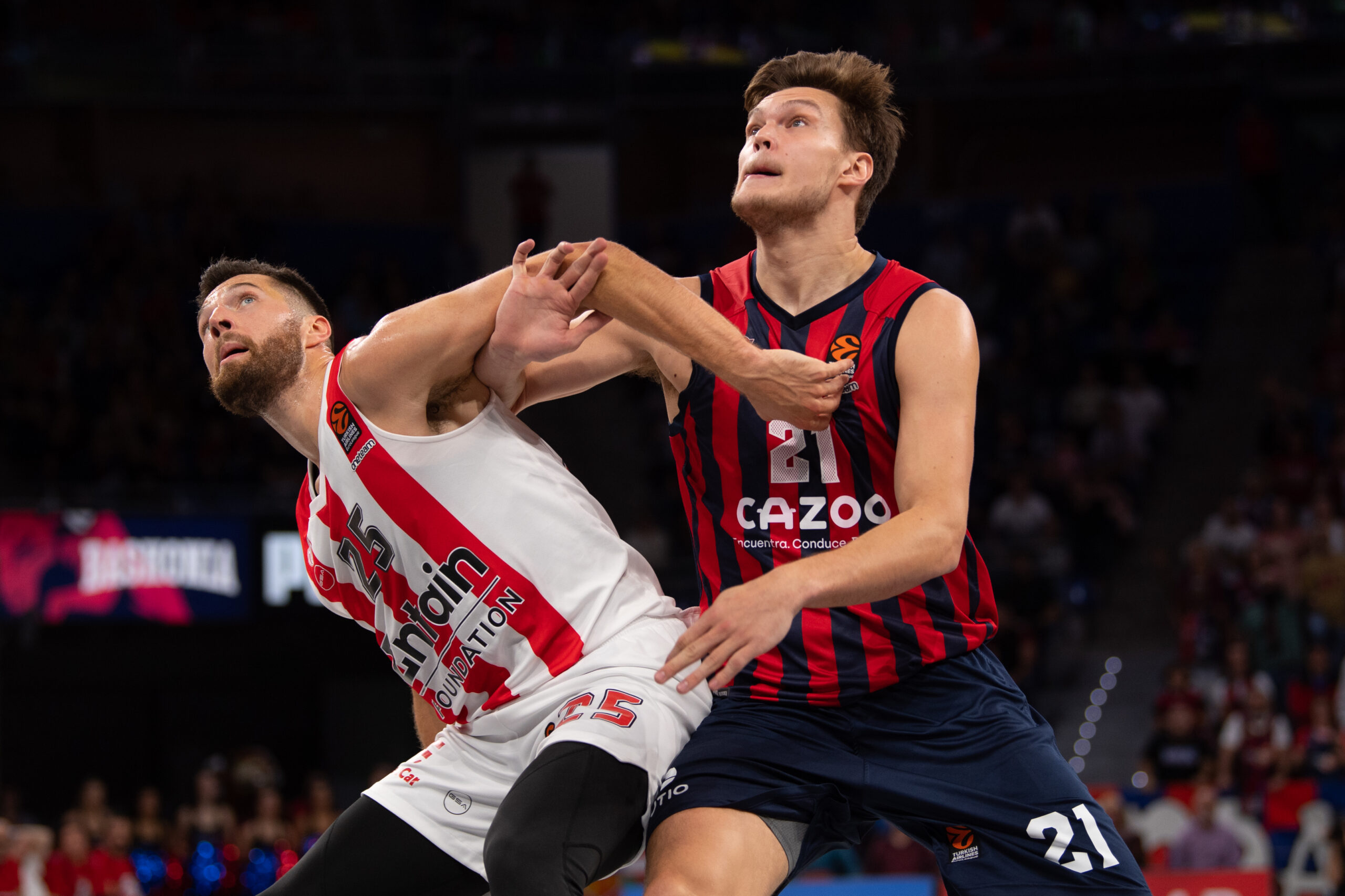 Cazoo Baskonia cede ante Olympiacos en los minutos finales (92-97)