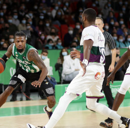 El Unicaja se lleva un derbi andaluz vibrante en Sevilla (73-79)