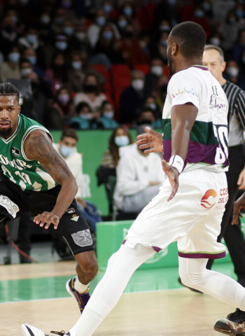 El Unicaja se lleva un derbi andaluz vibrante en Sevilla (73-79)