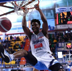 La Virtus Bolonia se fija en Jordan Bayehe