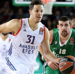 A la cuarta fue la vencida para el Anadolu Efes (78-84)