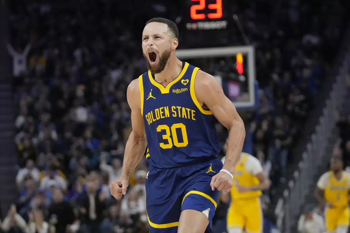 Curry marca el camino ante unos Lakers sin LeBron