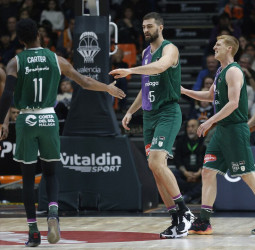 El Unicaja vuelve a la senda de la victoria, 63-83