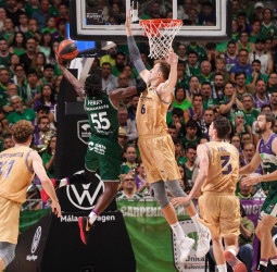 Un Unicaja de récord recibe al Barça