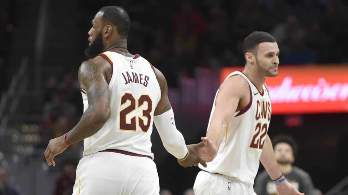 Excelente Lillard, decisivo Parker y LeBron manda en Cleveland