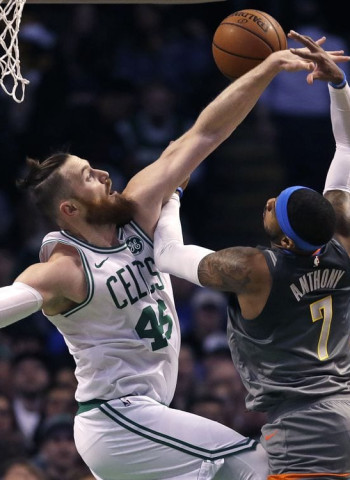 Aron Baynes es traspasado a los Phoenix Suns