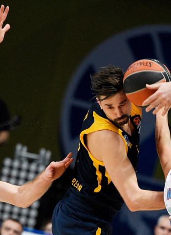 Zenit se impone en la cancha del Khimki (81-83)