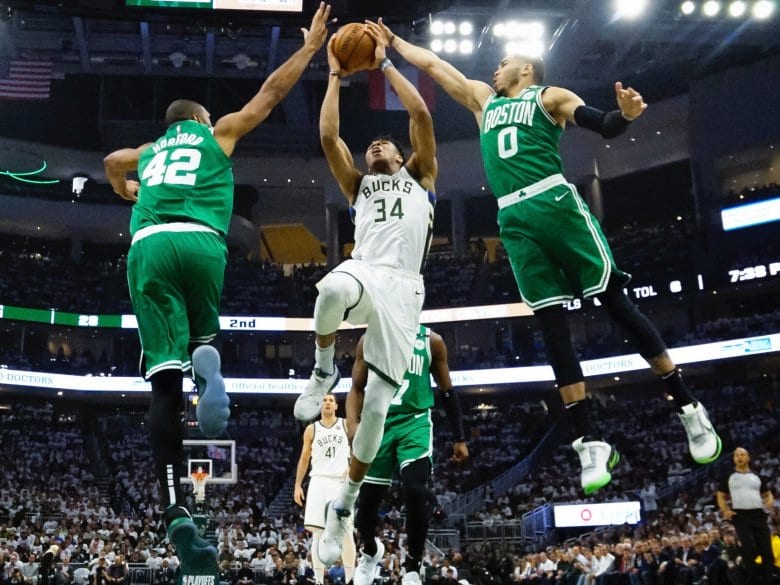 Middleton y Antetokounmpo hacen reaccionar a los Bucks (102-123) [1-1]