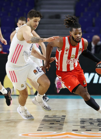 El Real Madrid no culmina la remontada ante el Estrella Roja (77-79)