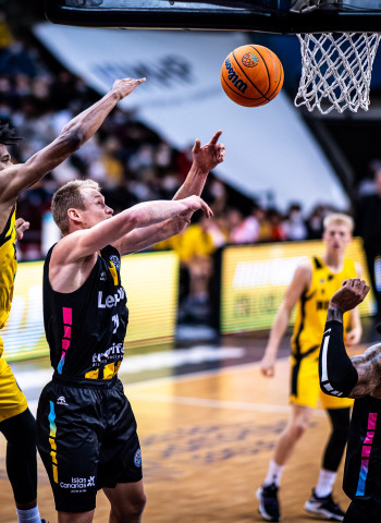 El Lenovo Tenerife cae ante el MHP Riesen Ludwigsburg (80-69)
