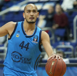 Stefan Peno, cerca del Bilbao Basket
