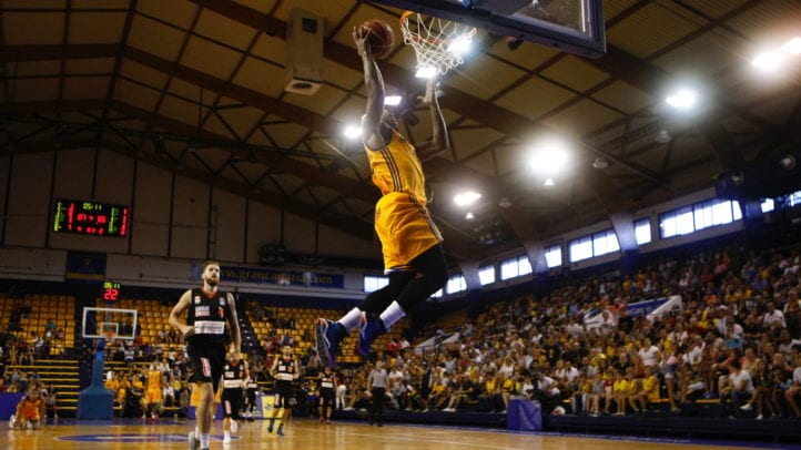 Un incombustible Herbalife Gran Canaria regala una remontada a Greg Stewart (96-77)