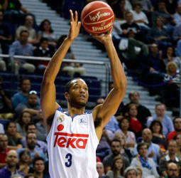 El Madrid gana con autoridad en Valencia y culmina una semana perfecta (75-94)