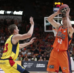 Reacción y más rodaje, todavía sin premio (66-72)