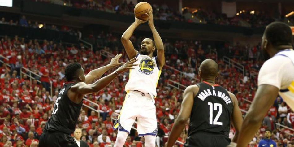 Los Warriors muestra su condición de campeón en Houston (106-119)