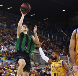El Joventut asalta la cancha del Gran Canaria (68-79)