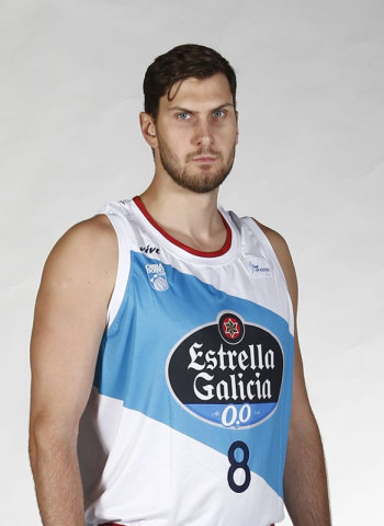 Jordan Bachynski estará entre 3 y 6 meses de baja debido a una miopericarditis