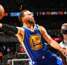 [4-0] Los Warriors, primer finalista de la NBA (129-115)