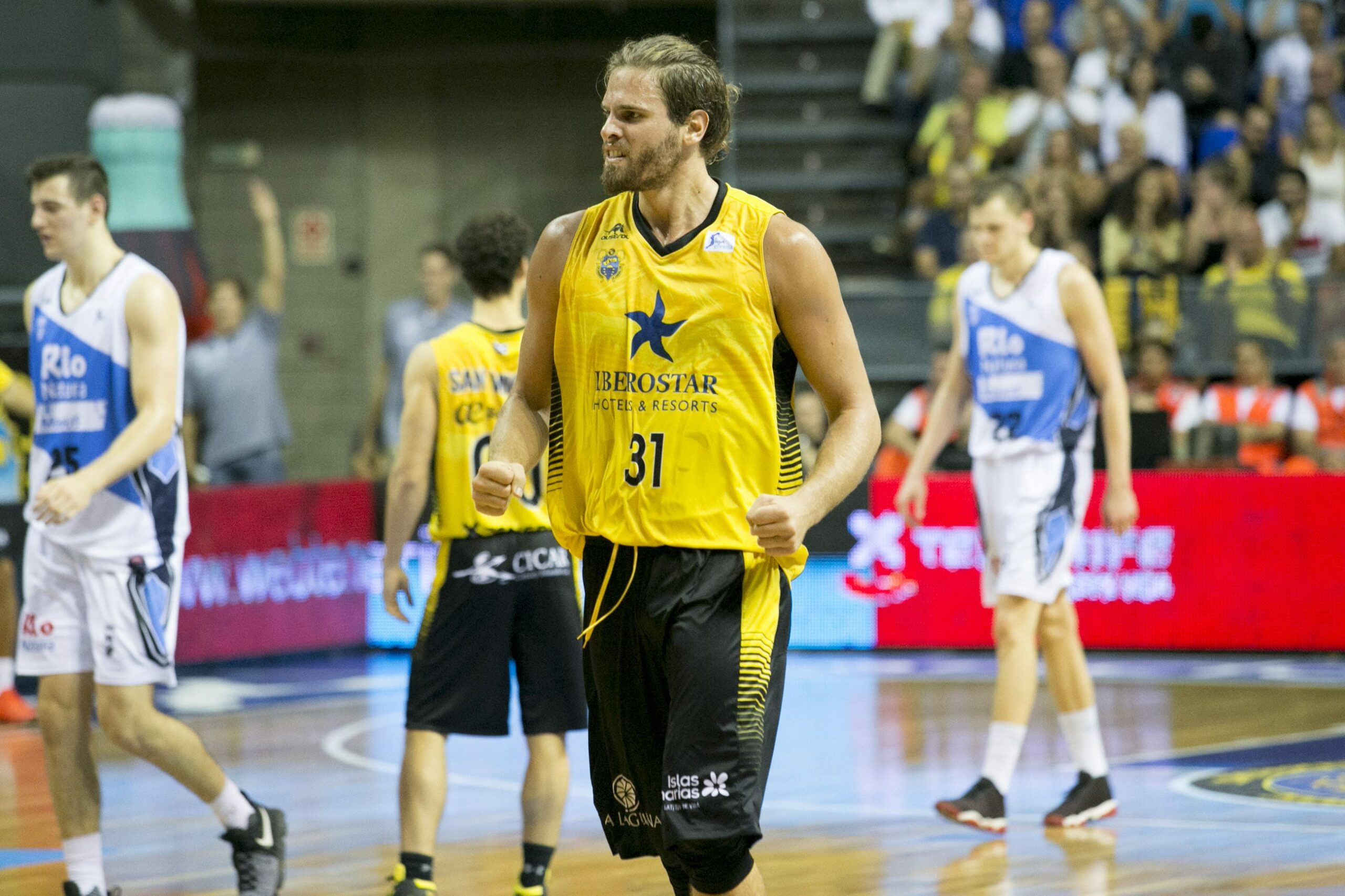 Doornekamp y Beirán hieren y White aniquila al Obradoiro (70-55)