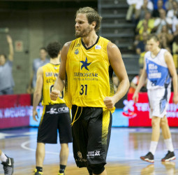 Doornekamp y Beirán hieren y White aniquila al Obradoiro (70-55)