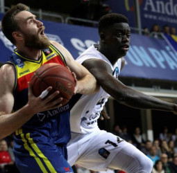 El MoraBanc continúa con su sueño europeo y ya está en semifinales de la Eurocup (80-82)