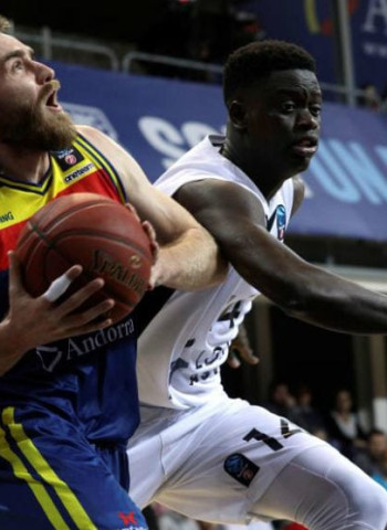 El MoraBanc continúa con su sueño europeo y ya está en semifinales de la Eurocup (80-82)