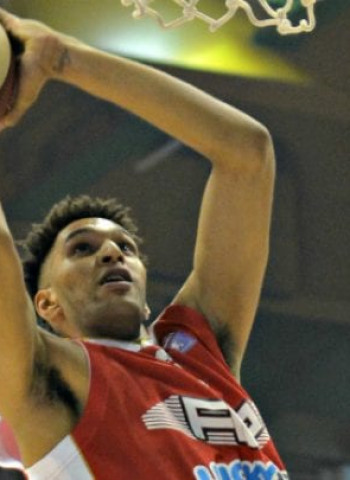 El Estrella Roja ficha al ala-pívot Jonah Bolden