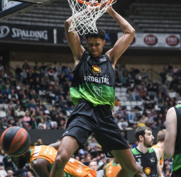 Victoria del Joventut ante un Betis mermado y luchador (93-81)
