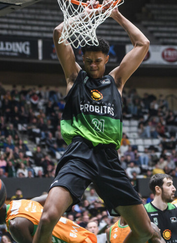 Victoria del Joventut ante un Betis mermado y luchador (93-81)