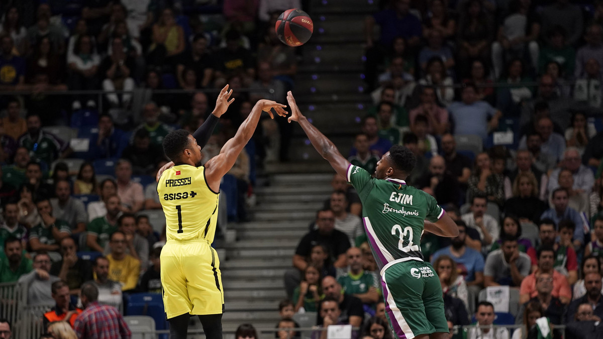 Victoria de oficio del Movistar Estudiantes en Málaga (62-67)