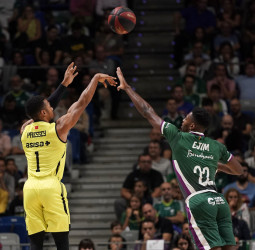 Victoria de oficio del Movistar Estudiantes en Málaga (62-67)