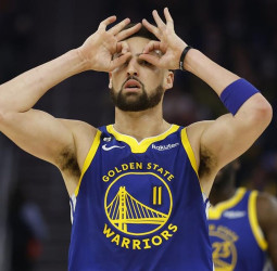 No diga Klay Thompson, diga triple