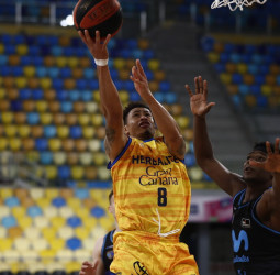 AJ Slaughter, Jugador de la Jornada 25