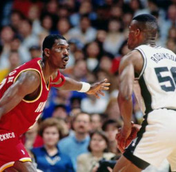 Se cumplen 45 años del primer cuádruple-doble en la NBA, ¿quiénes lo lograron y qué jugadores activos estuvieron cerca?