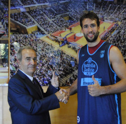 El Monbus Obradoiro y Nacho Llovet renuevan su contrato hasta junio de 2020