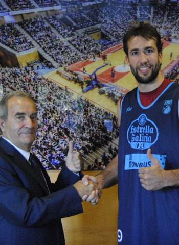 El Monbus Obradoiro y Nacho Llovet renuevan su contrato hasta junio de 2020
