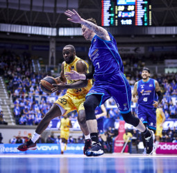 Un Gran Canaria contundente asalta el Coliseum (77-86)